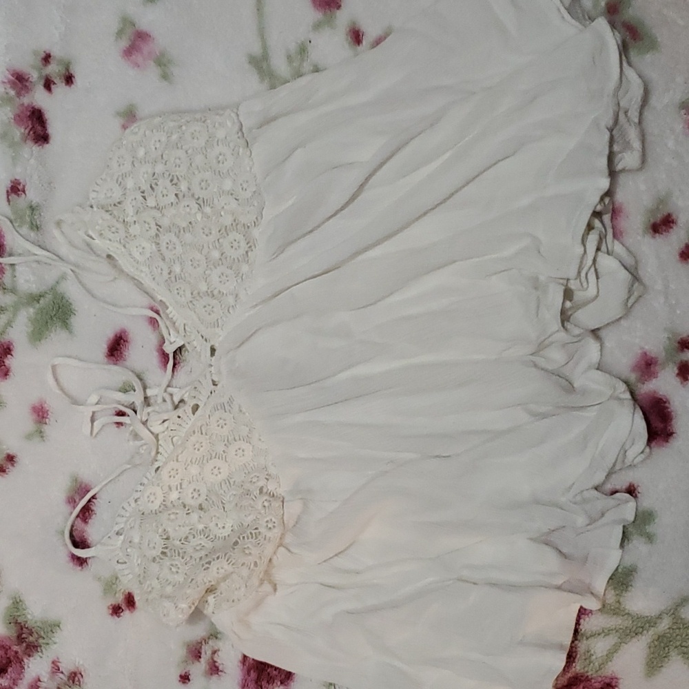 Flowy top cris cross